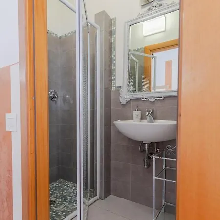 Giulietta E Romeo Konukevi